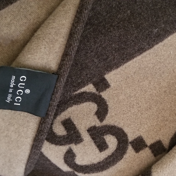 AUTHENTIC GUCCI GG GUCCISSIMA LOGO WOOL / CASHMERE FRINGED BLANKET - Picture 7 of 11